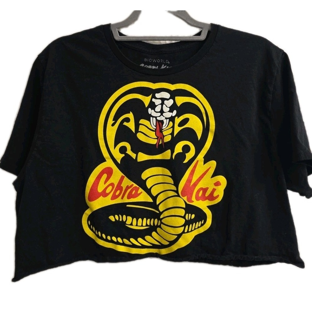 KARATE KID COBRA KAI T-Shirt Cropped Size Medium - Picture 1 of 6